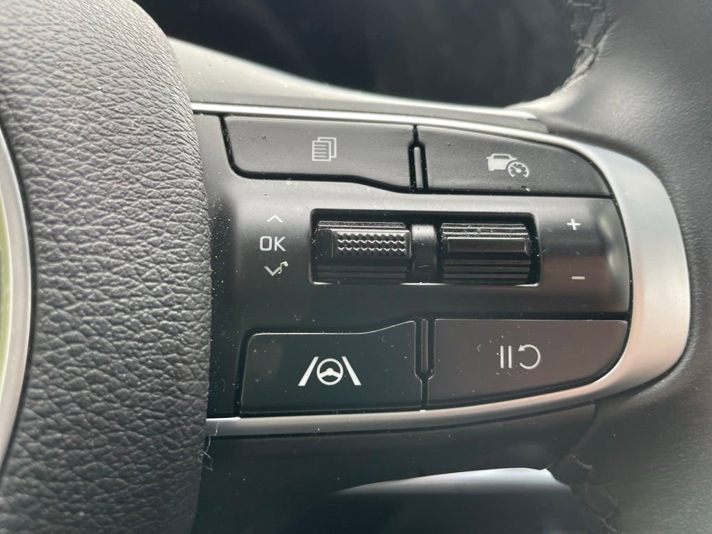 Used 2025 Kia Sportage X-Line w/ Premium Package image 12