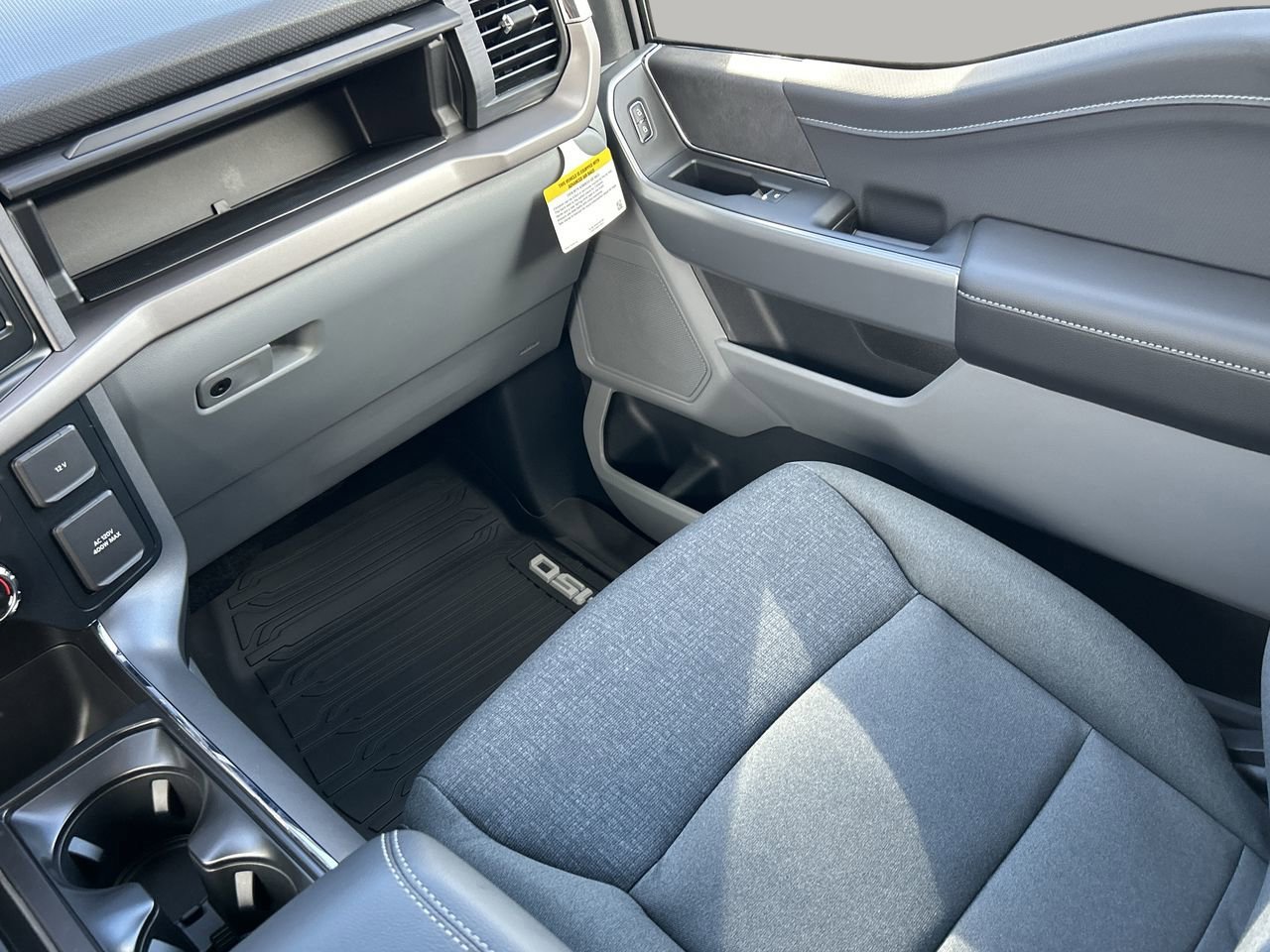 New 2025 Ford F150 XLT w/ Equipment Group 302A MID image 47