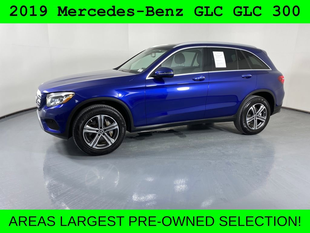 Used 2019 Mercedes-Benz GLC 300 4MATIC image 3