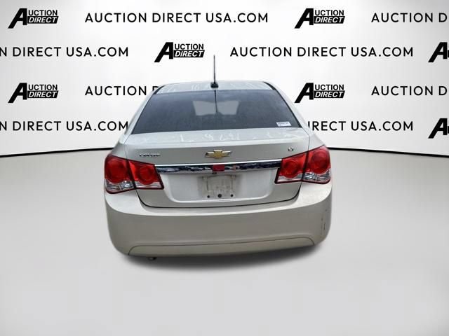 Used 2015 Chevrolet Cruze LT w/ Technology Package FWD image 13