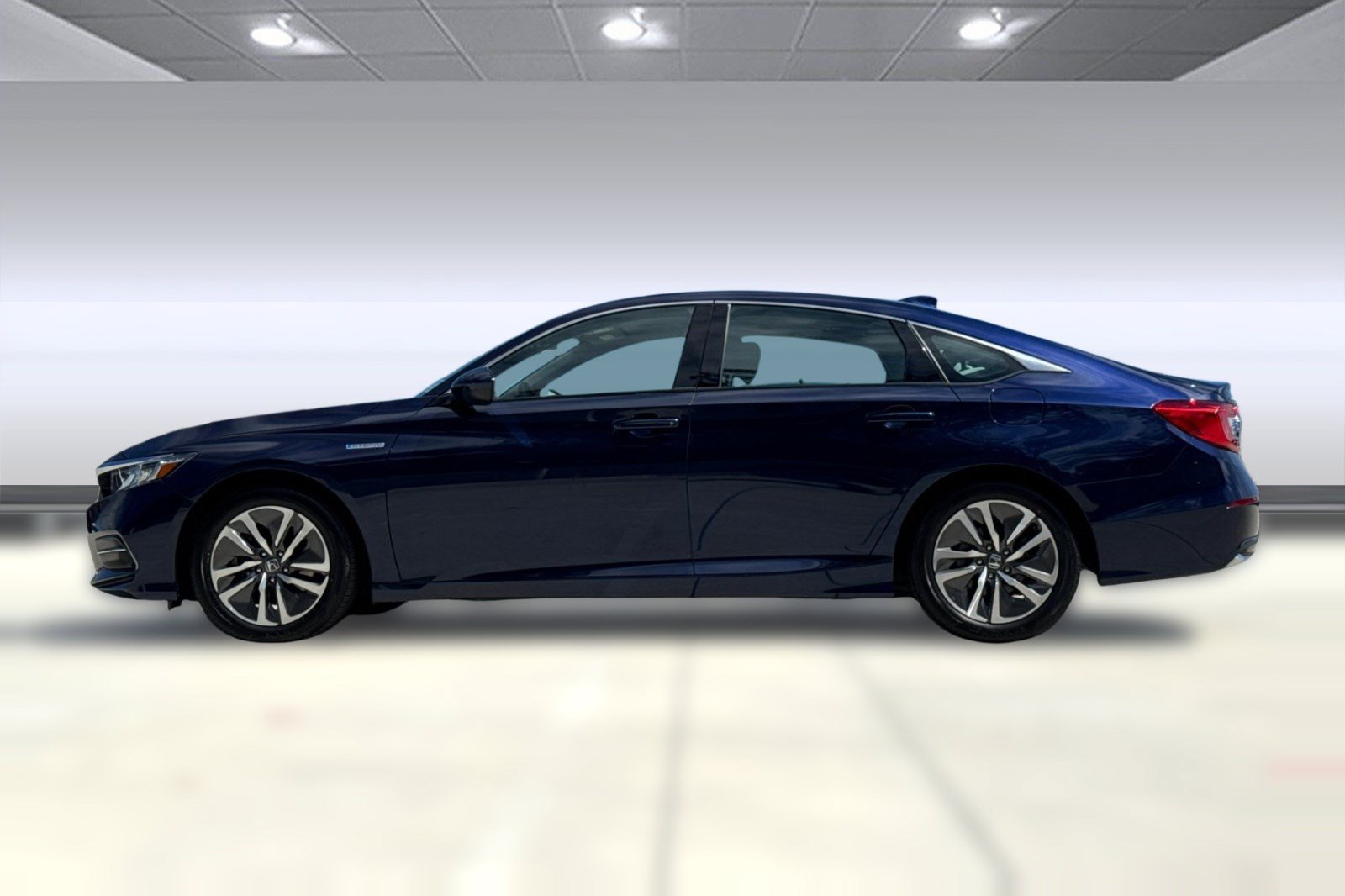 Used 2018 Honda Accord Hybrid image 2