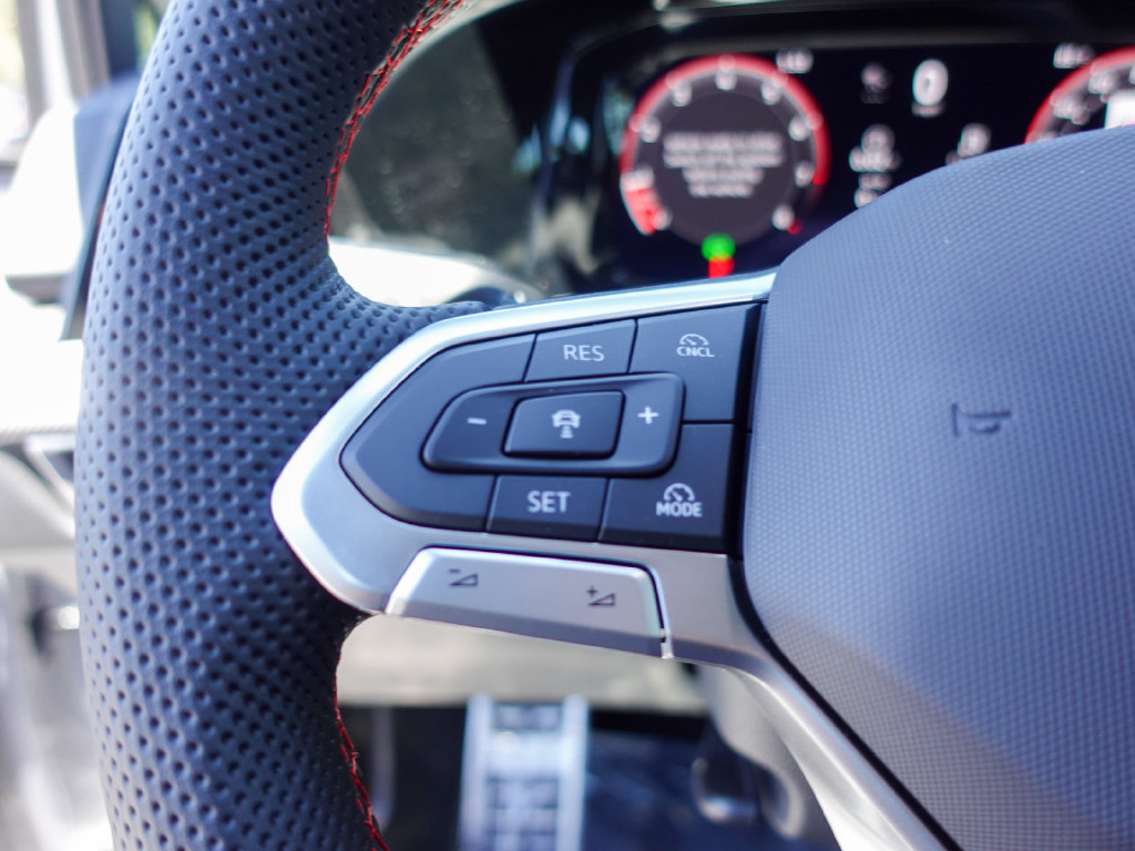 New 2026 Volkswagen GTI SE FWD image 13