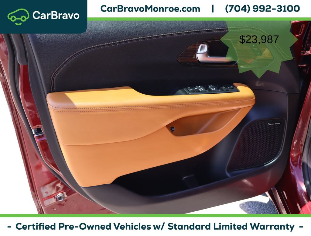 Used 2021 Chrysler Pacifica Pinnacle FWD image 18