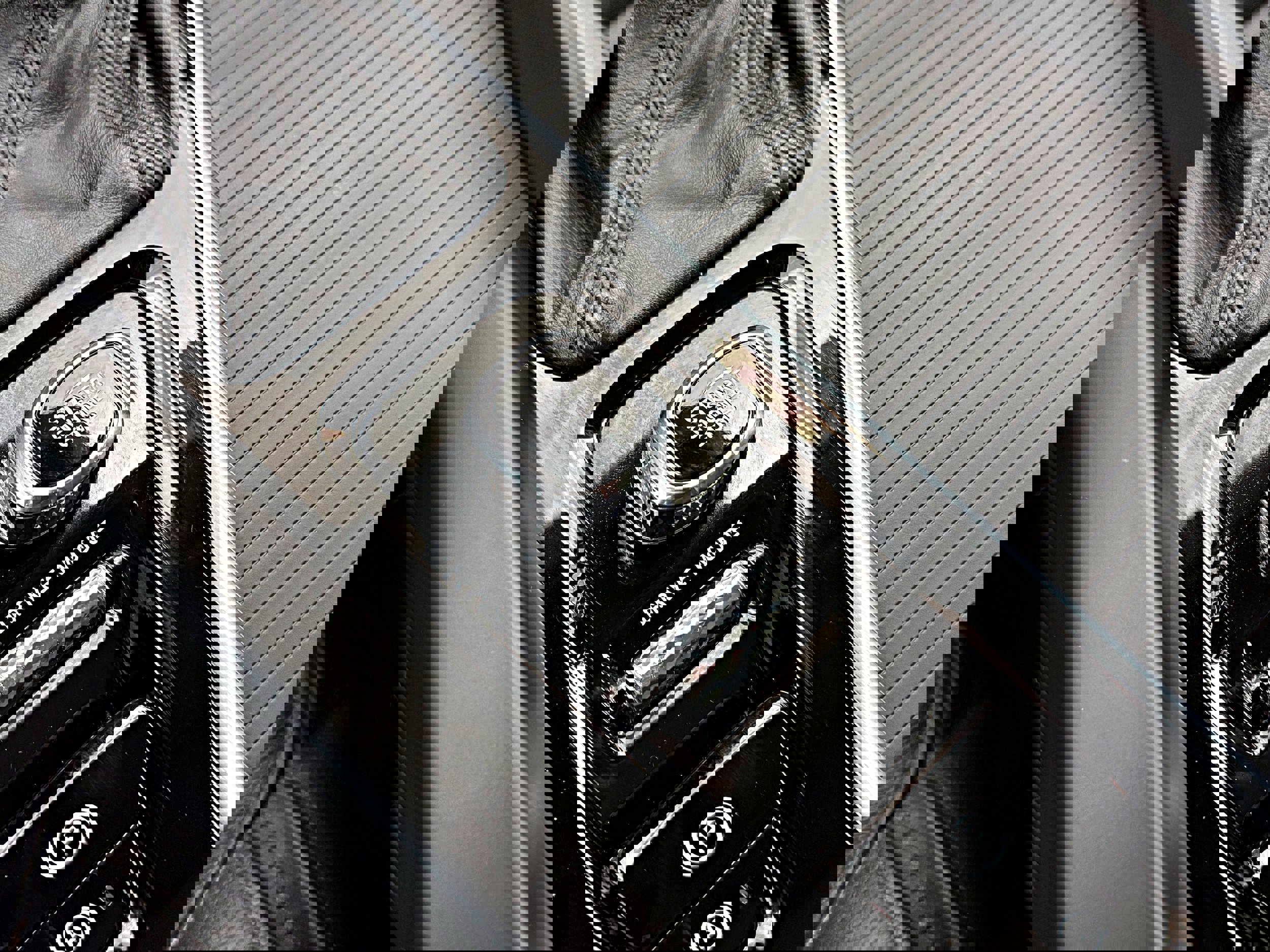 Used 2020 Volvo V60 T5 Cross Country image 11