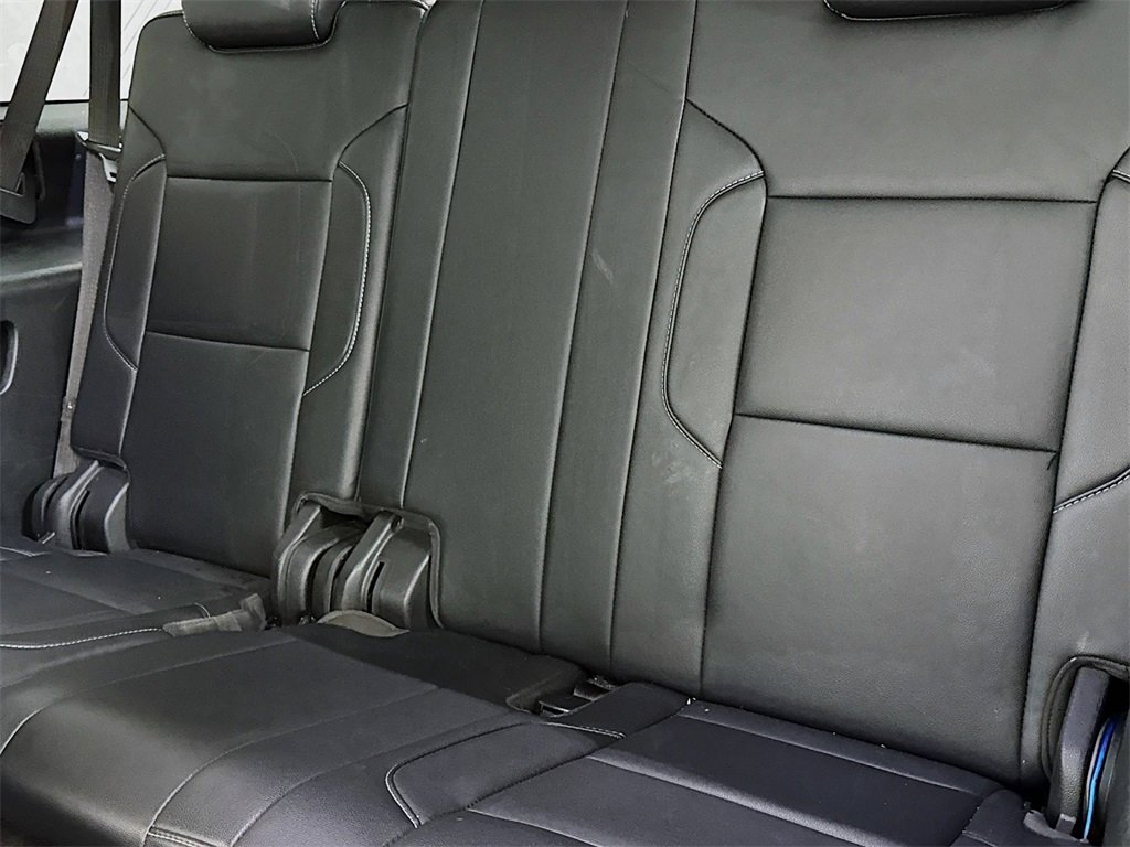 Used 2020 Chevrolet Suburban LT image 13
