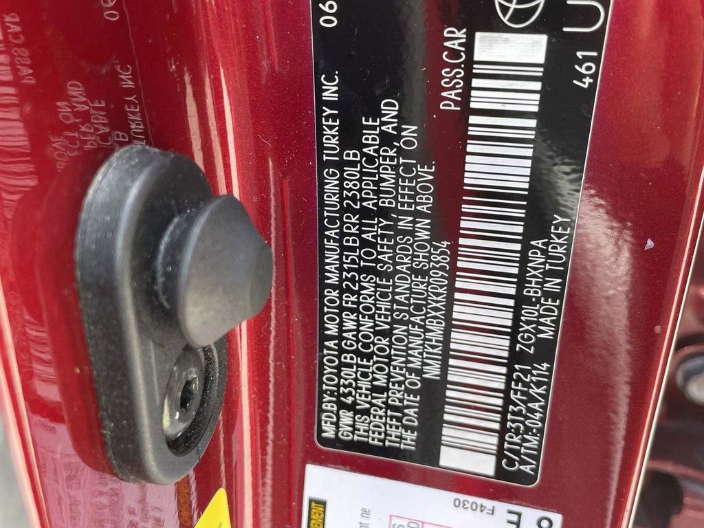 Used 2019 Toyota C-HR XLE image 38