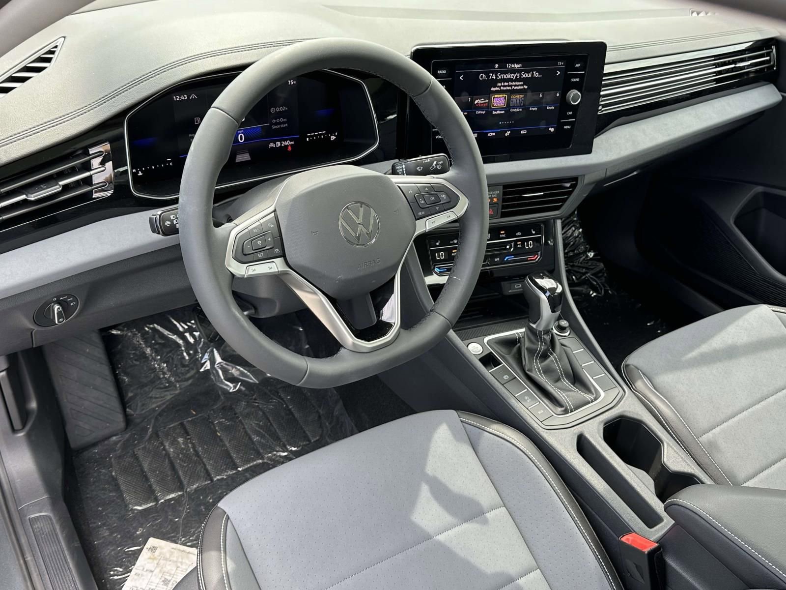 New 2026 Volkswagen Jetta SE FWD image 10