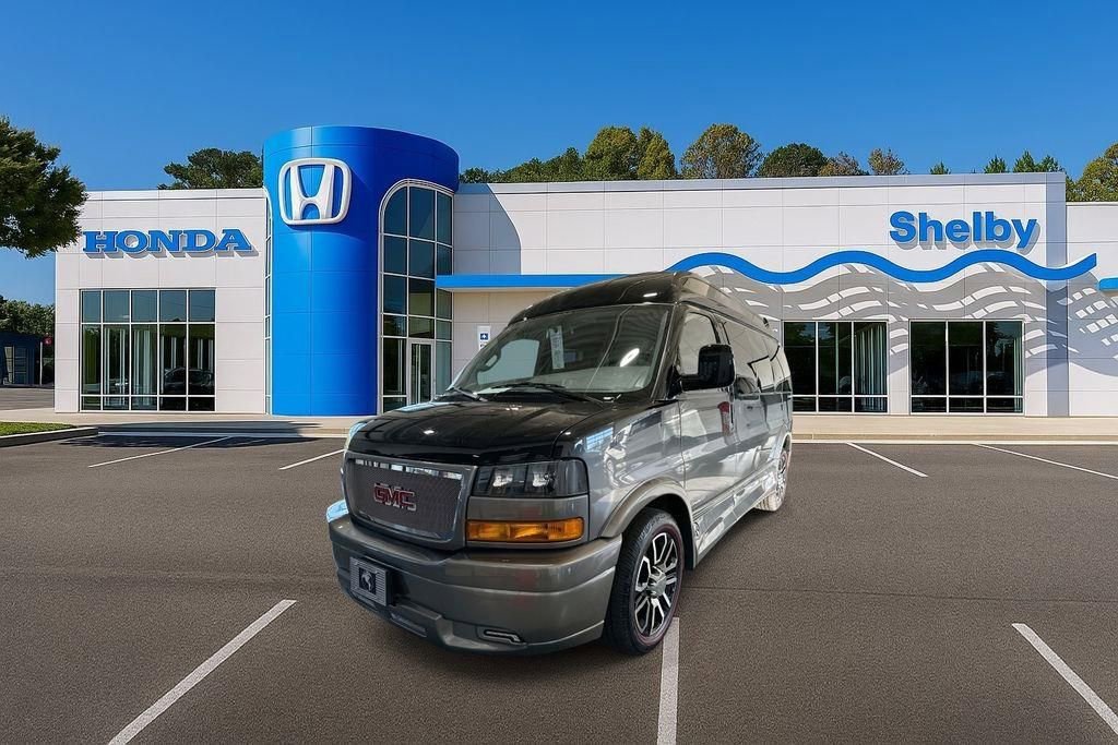 Used 2024 GMC Savana 2500 w/ Driver Convenience Package image 4
