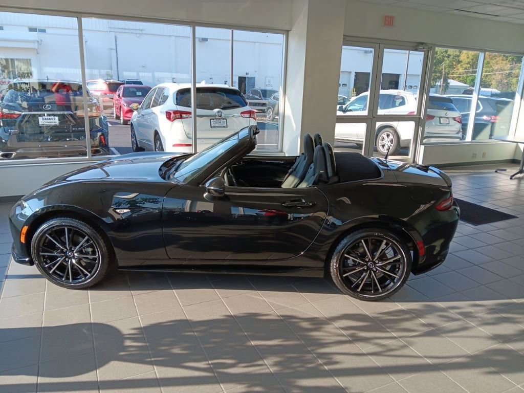 New 2025 MAZDA MX-5 Miata Grand Touring w/ Appearance Package RWD image 3