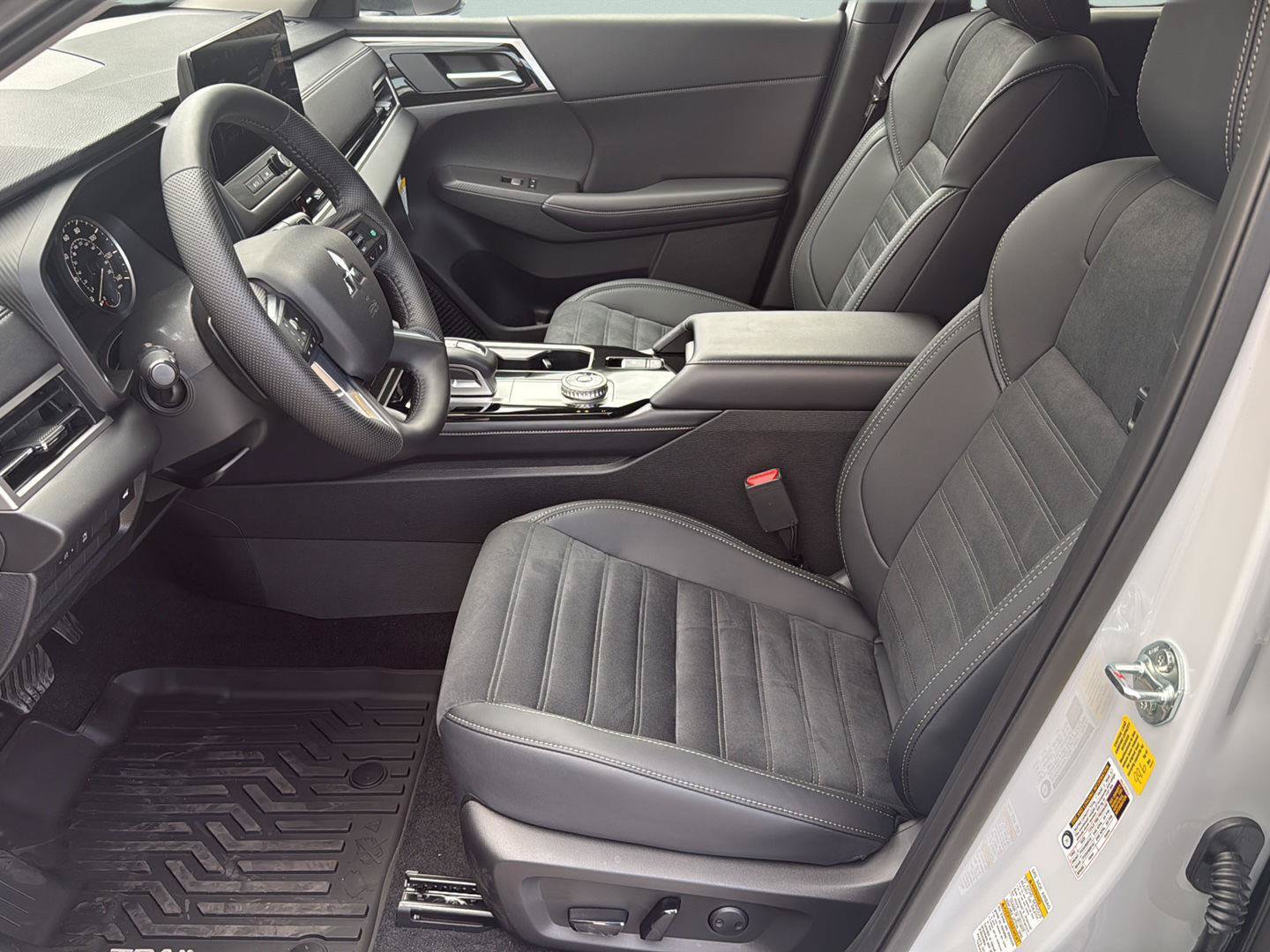 New 2026 Mitsubishi Outlander AWD image 26