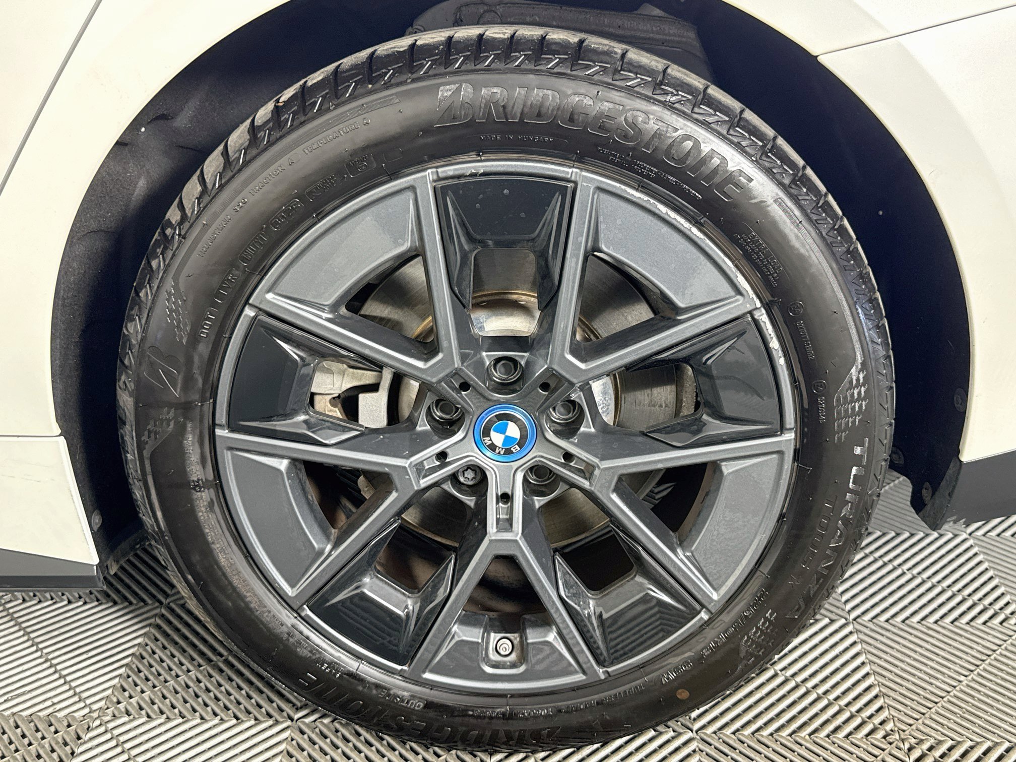 Used 2023 BMW i4 eDrive40 w/ Premium Package RWD image 35