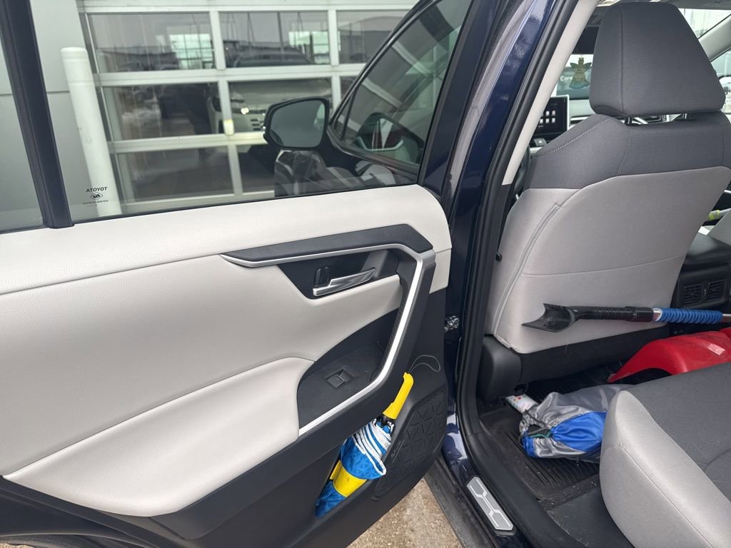 Used 2023 Toyota RAV4 XLE w/ XLE Grade Weather Package image 8