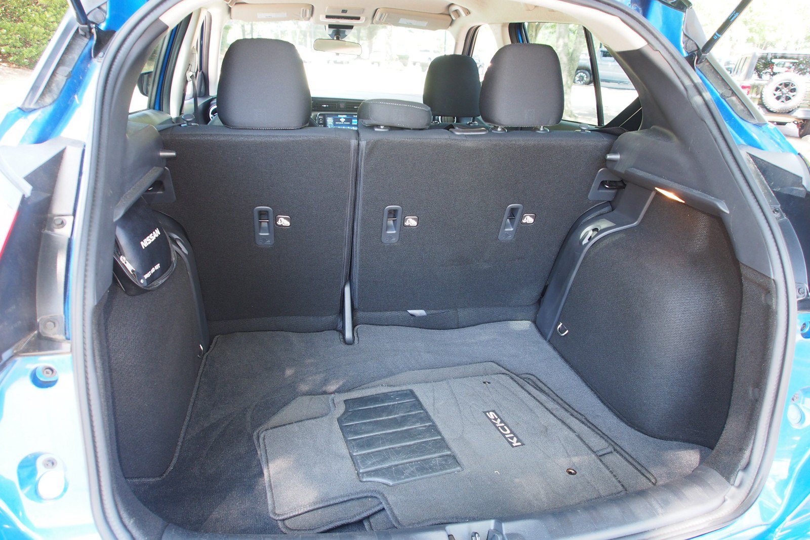 Used 2024 Nissan Kicks SV FWD image 14