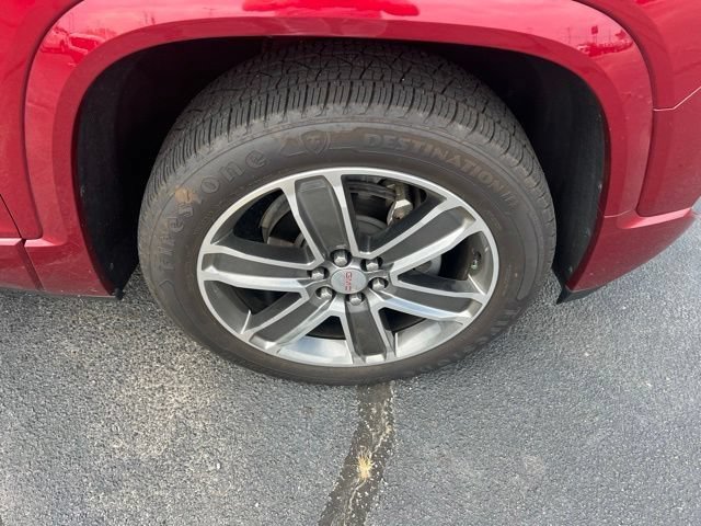 Certified 2019 GMC Acadia Denali w/ Technology Package FWD image 11