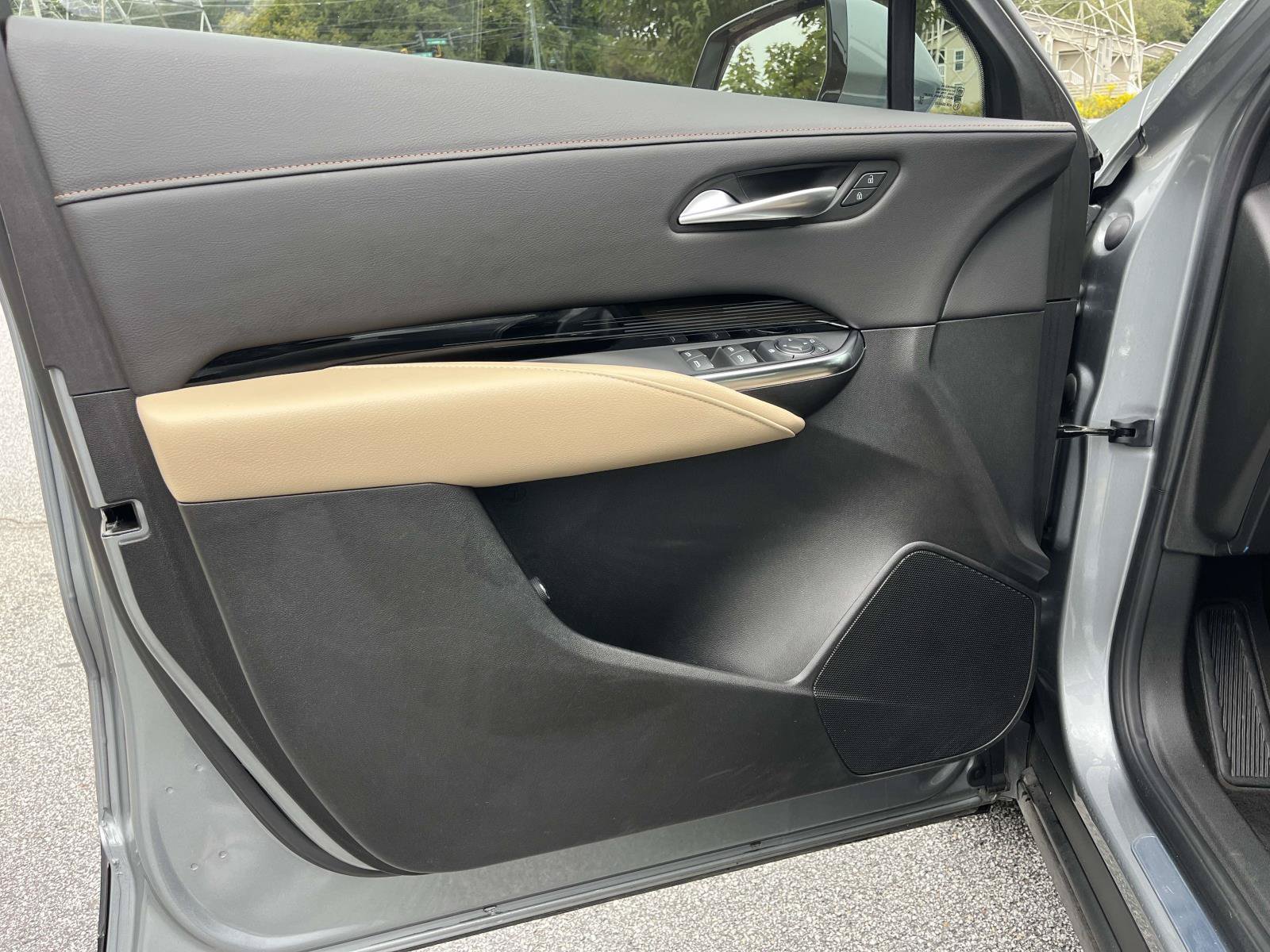 Used 2024 Cadillac XT4 Luxury w/ Trailering Package FWD image 15