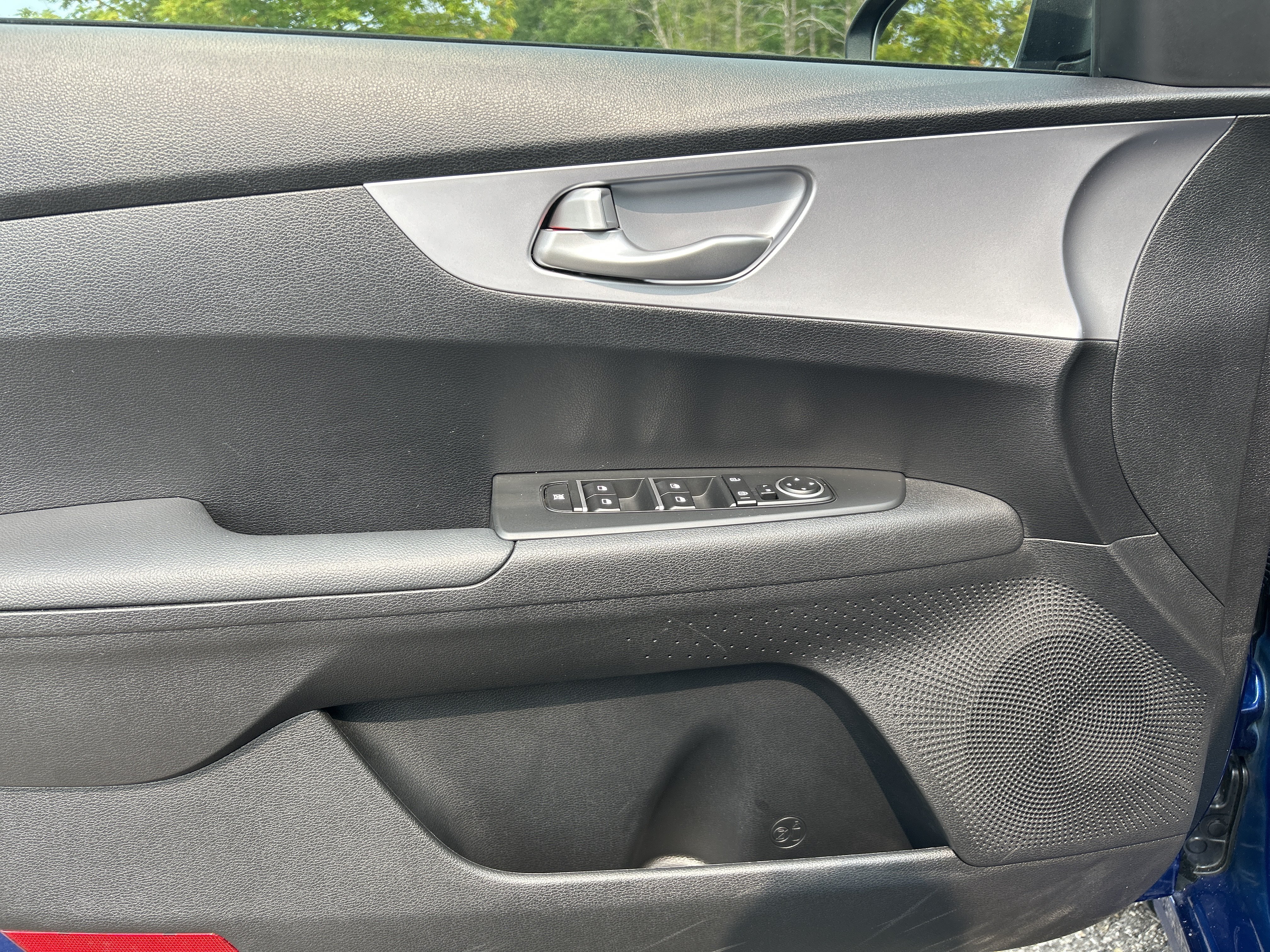 Used 2024 Kia Forte LXS w/ LXS Technology Package FWD image 9