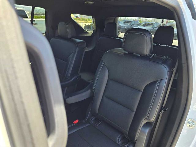 Used 2025 Chevrolet Traverse LT AWD/4WD image 19