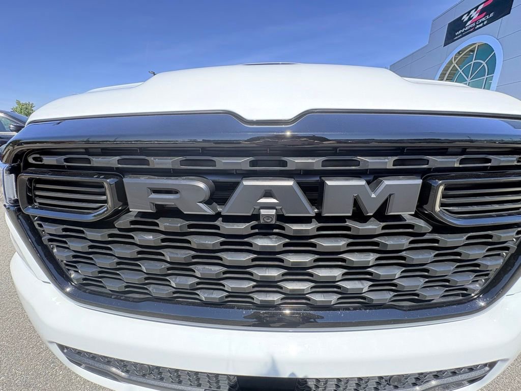 New 2026 RAM 1500 Express AWD/4WD image 11