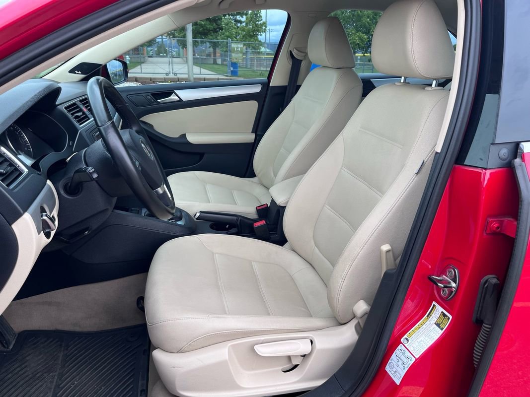 Used 2012 Volkswagen Jetta SEL FWD image 9
