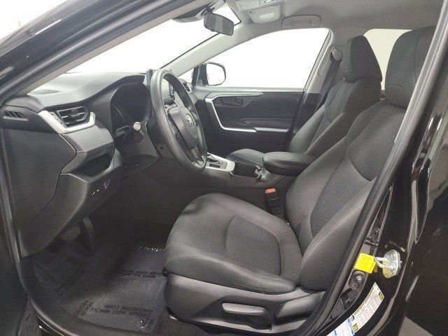 Used 2022 Toyota RAV4 LE image 19