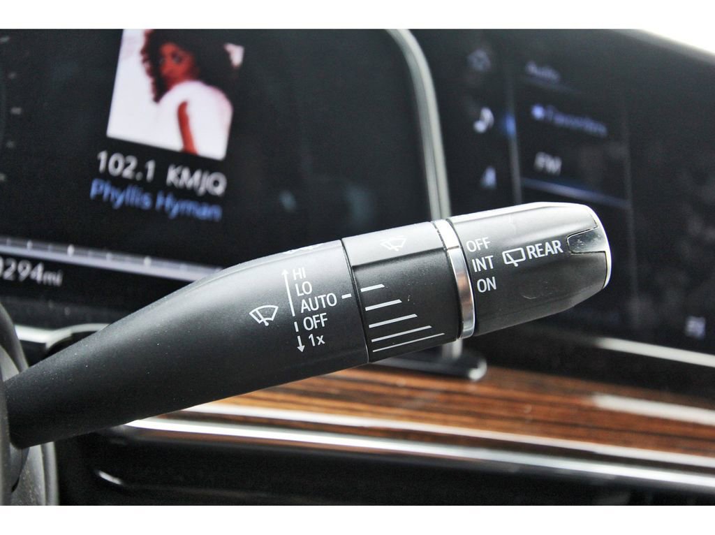 Used 2023 Cadillac Escalade ESV Premium Luxury RWD image 19