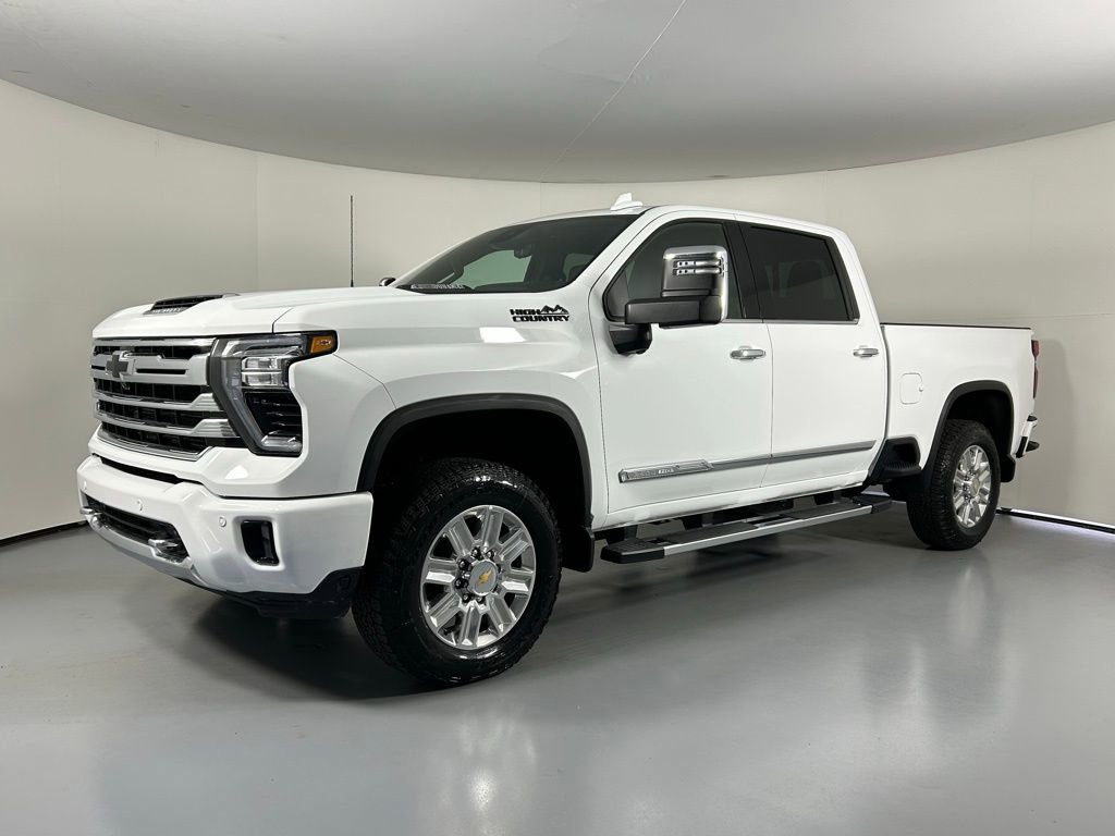 Used 2024 Chevrolet Silverado 2500 High Country w/ High Country Premium Package image 3