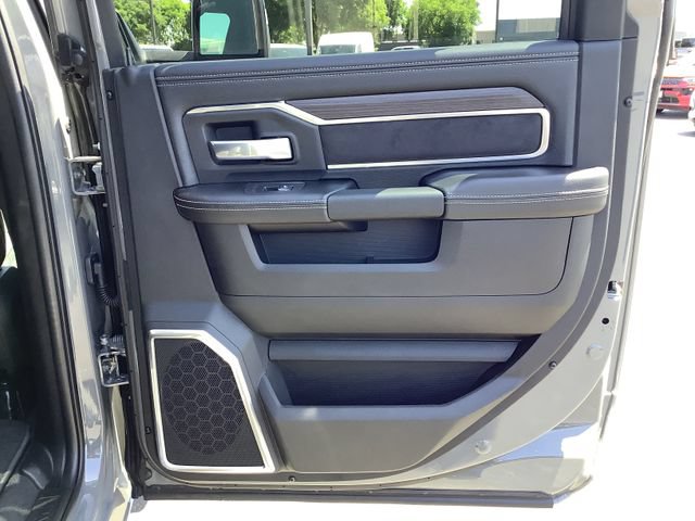 New 2026 RAM 2500 Laramie w/ Night Edition AWD/4WD image 38