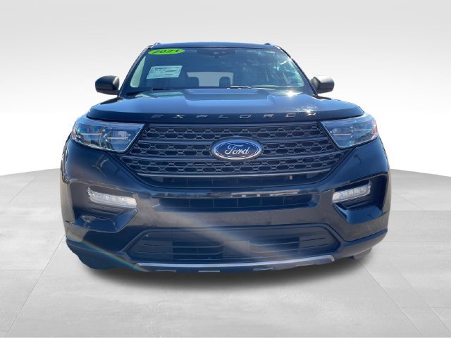 Used 2021 Ford Explorer XLT w/ Equipment Group 202A AWD/4WD image 8