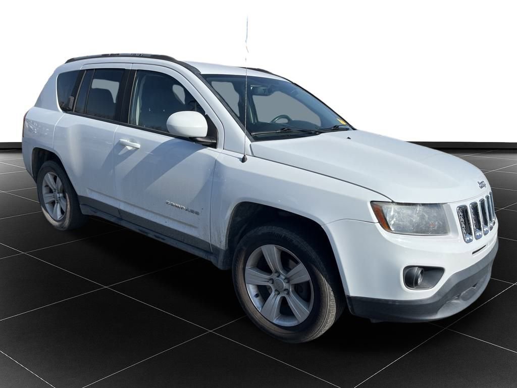 Used 2015 Jeep Compass Latitude image 7