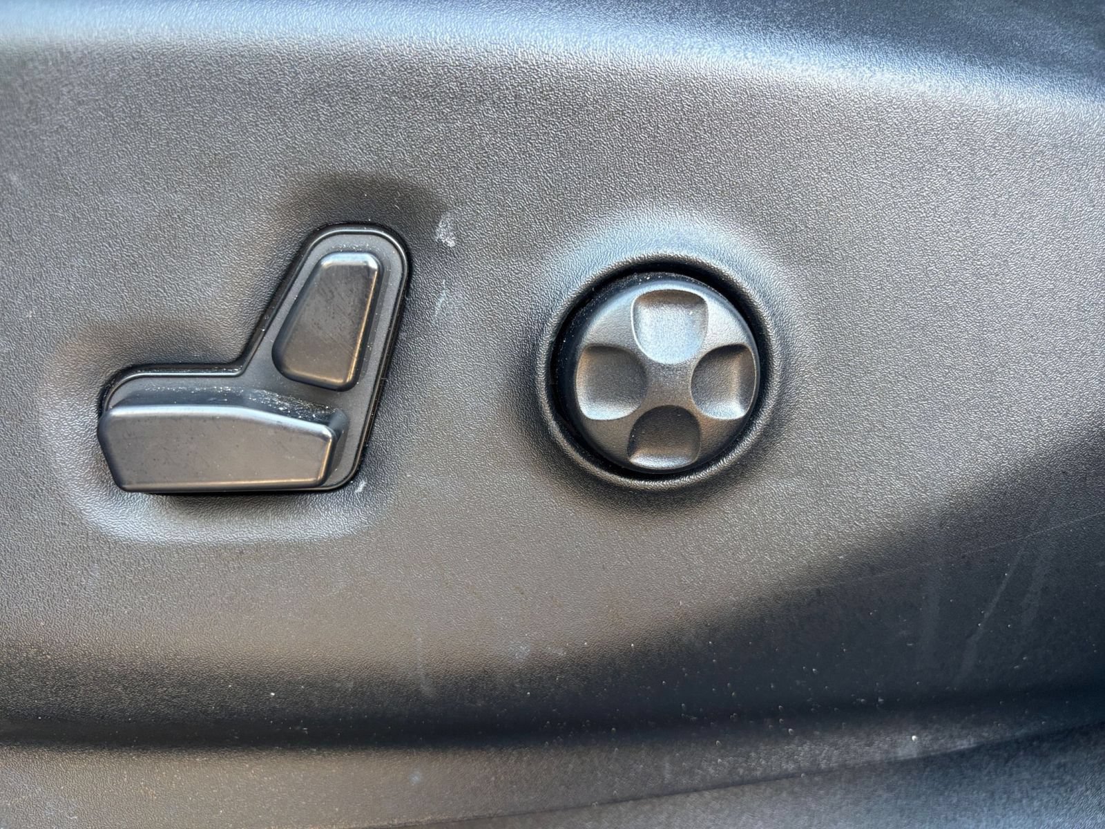 Used 2025 Chrysler Pacifica Select FWD image 21