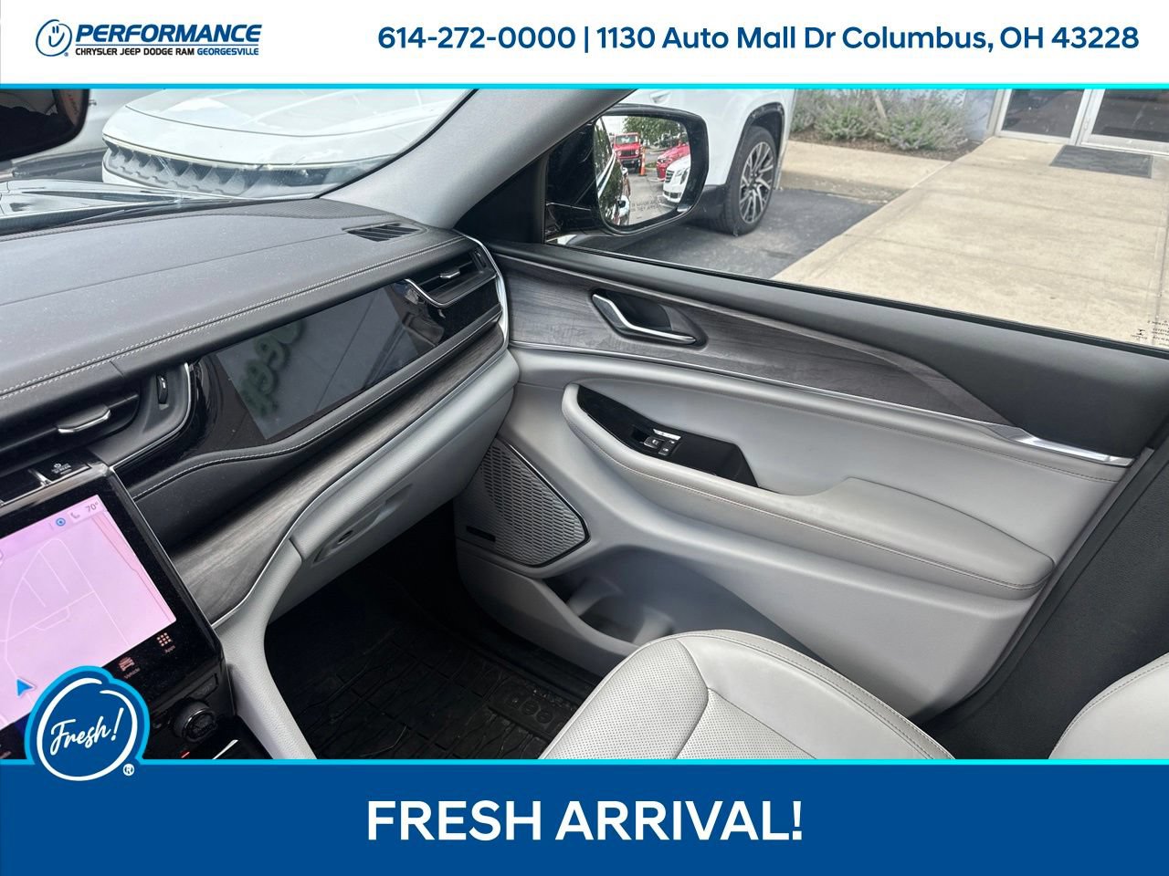 Used 2023 Jeep Grand Cherokee Overland AWD/4WD image 22