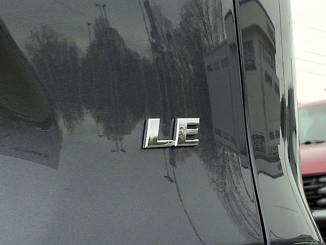 Used 2024 Toyota RAV4 LE image 32