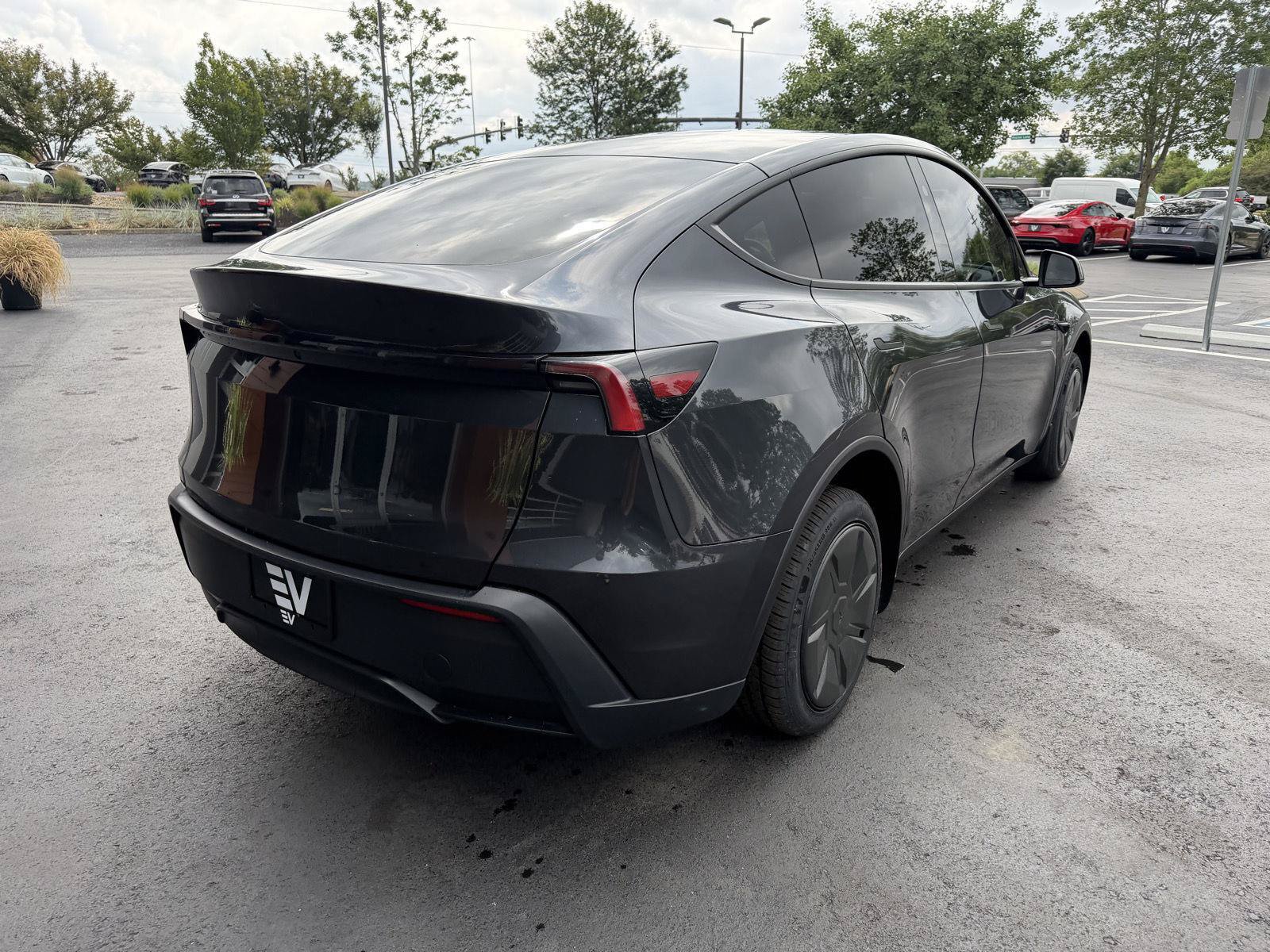 Used 2026 Tesla Model Y 2WD image 8