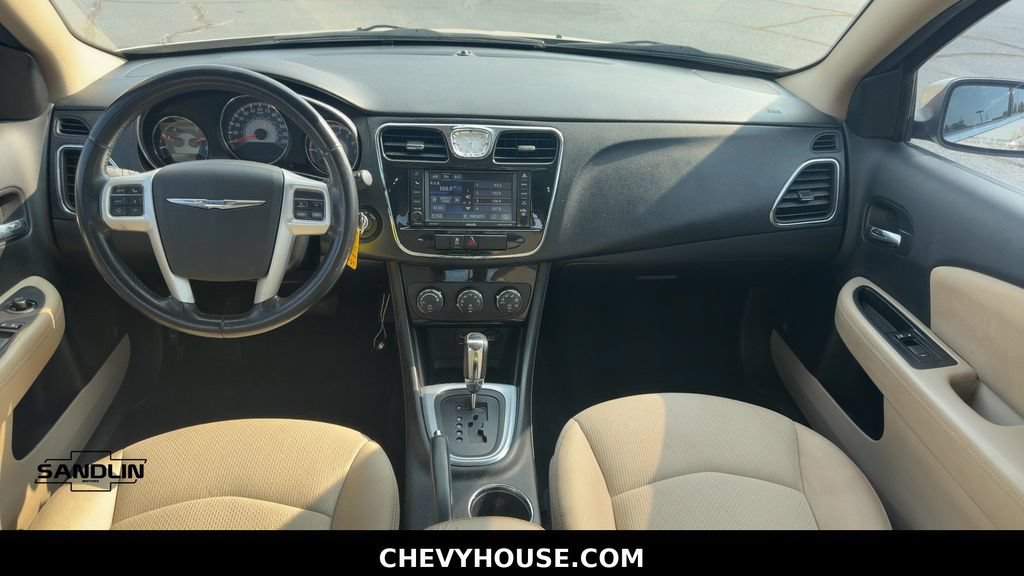 Used 2013 Chrysler 200 Touring FWD image 10