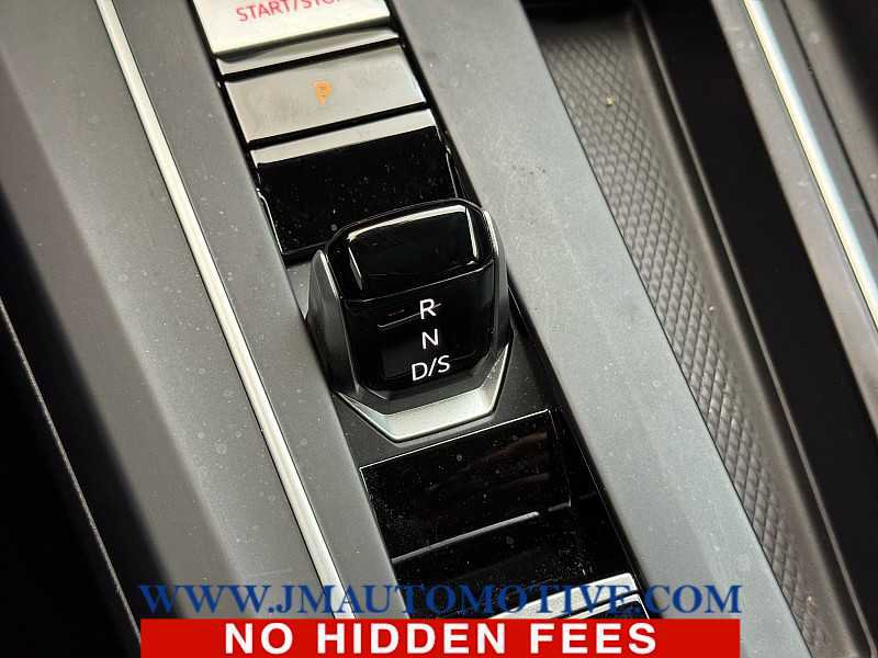 Used 2022 Volkswagen GTI SE image 35