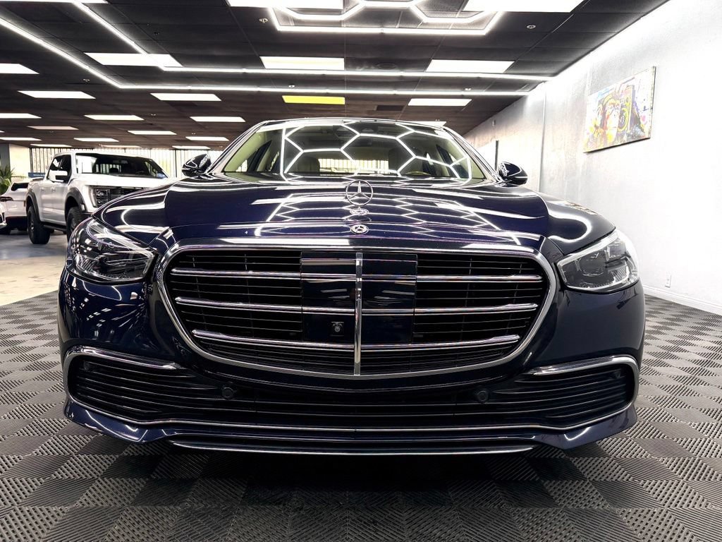 Used 2024 Mercedes-Benz S 580 4MATIC Sedan image 3