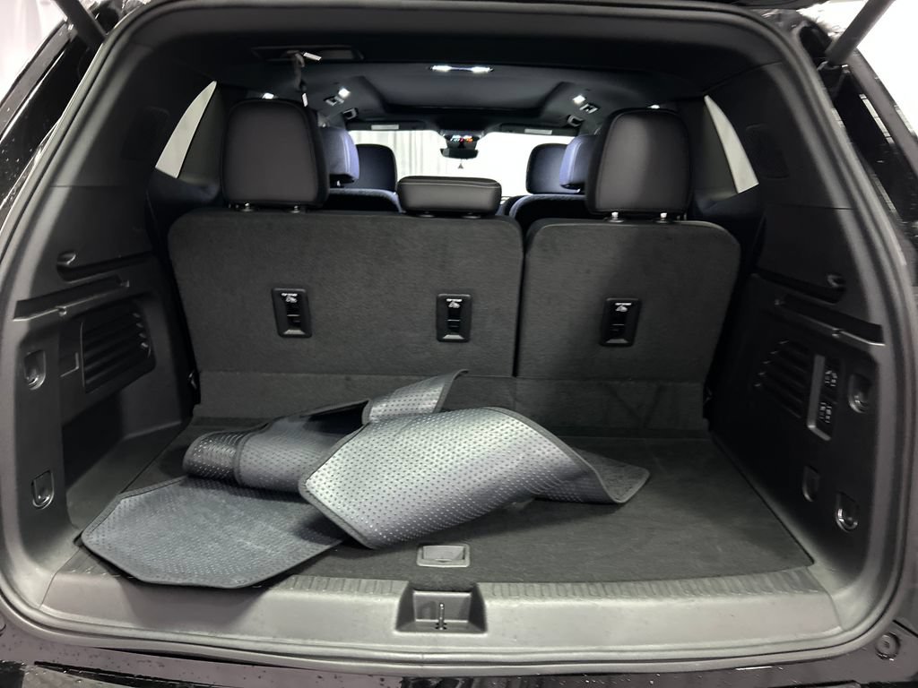 Used 2026 Buick Enclave Avenir w/ Super Cruise Package FWD image 25