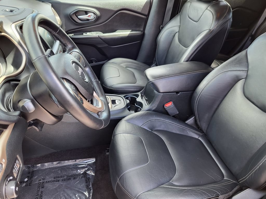 Used 2016 Jeep Cherokee Limited AWD/4WD image 4