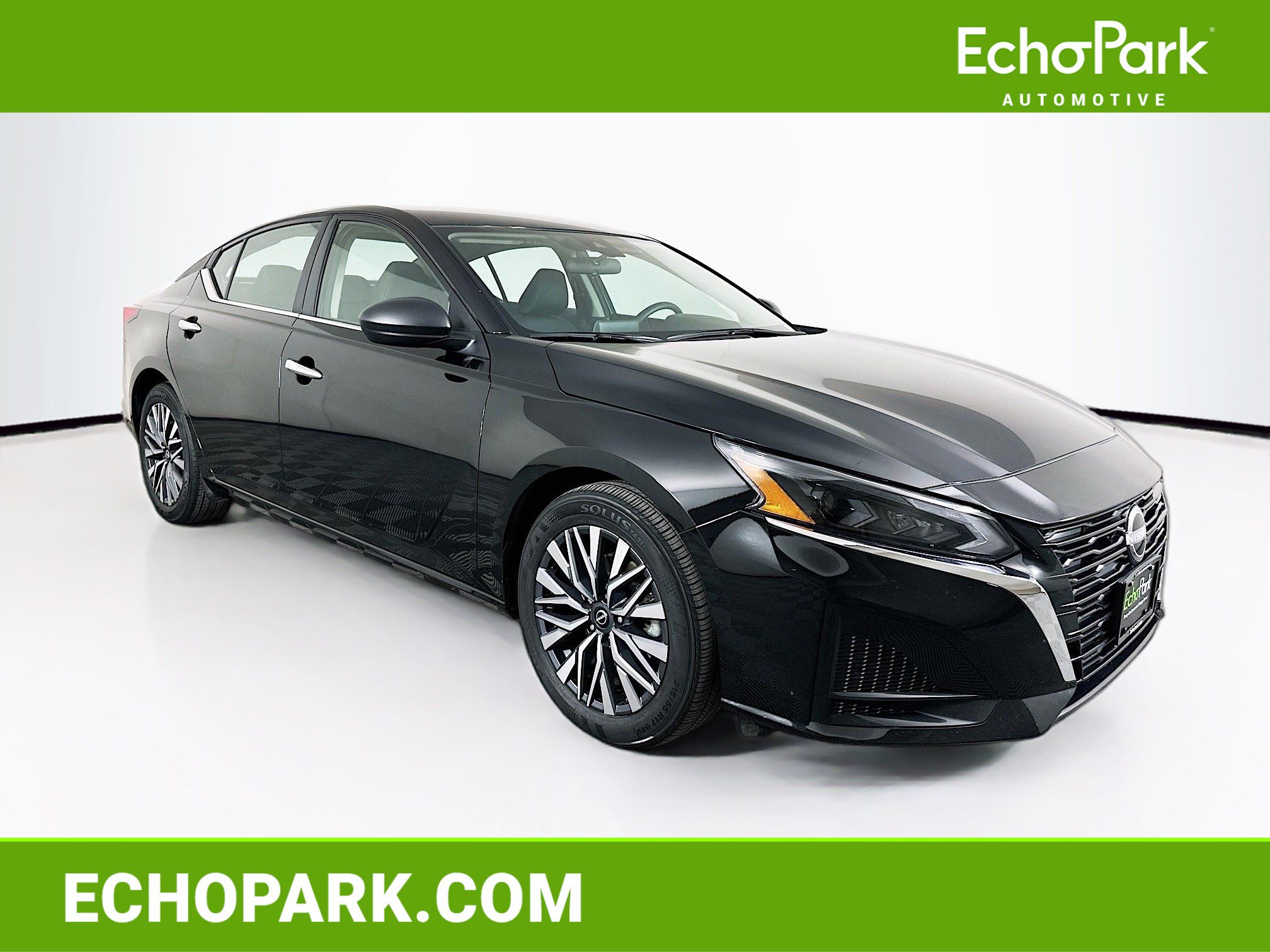 Used 2025 Nissan Altima 2.5 SV image 1