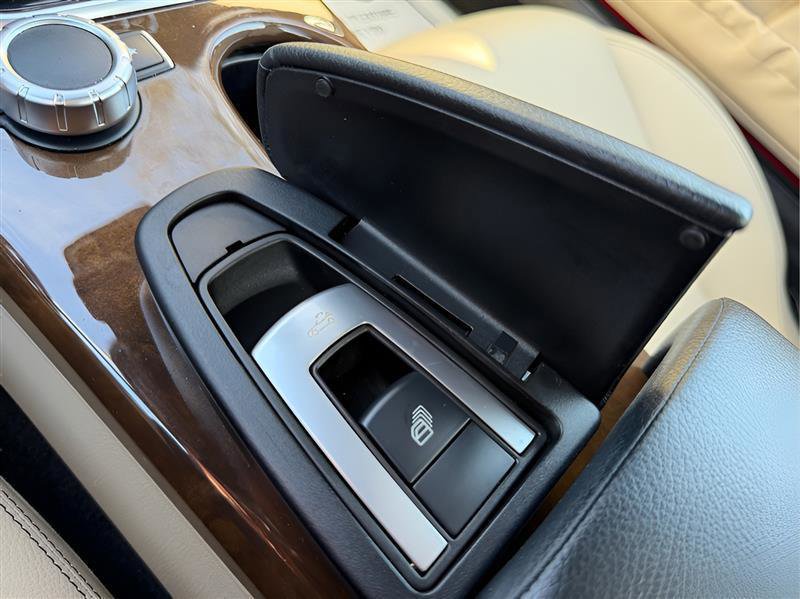 Used 2017 Mercedes-Benz SLC 300 image 36