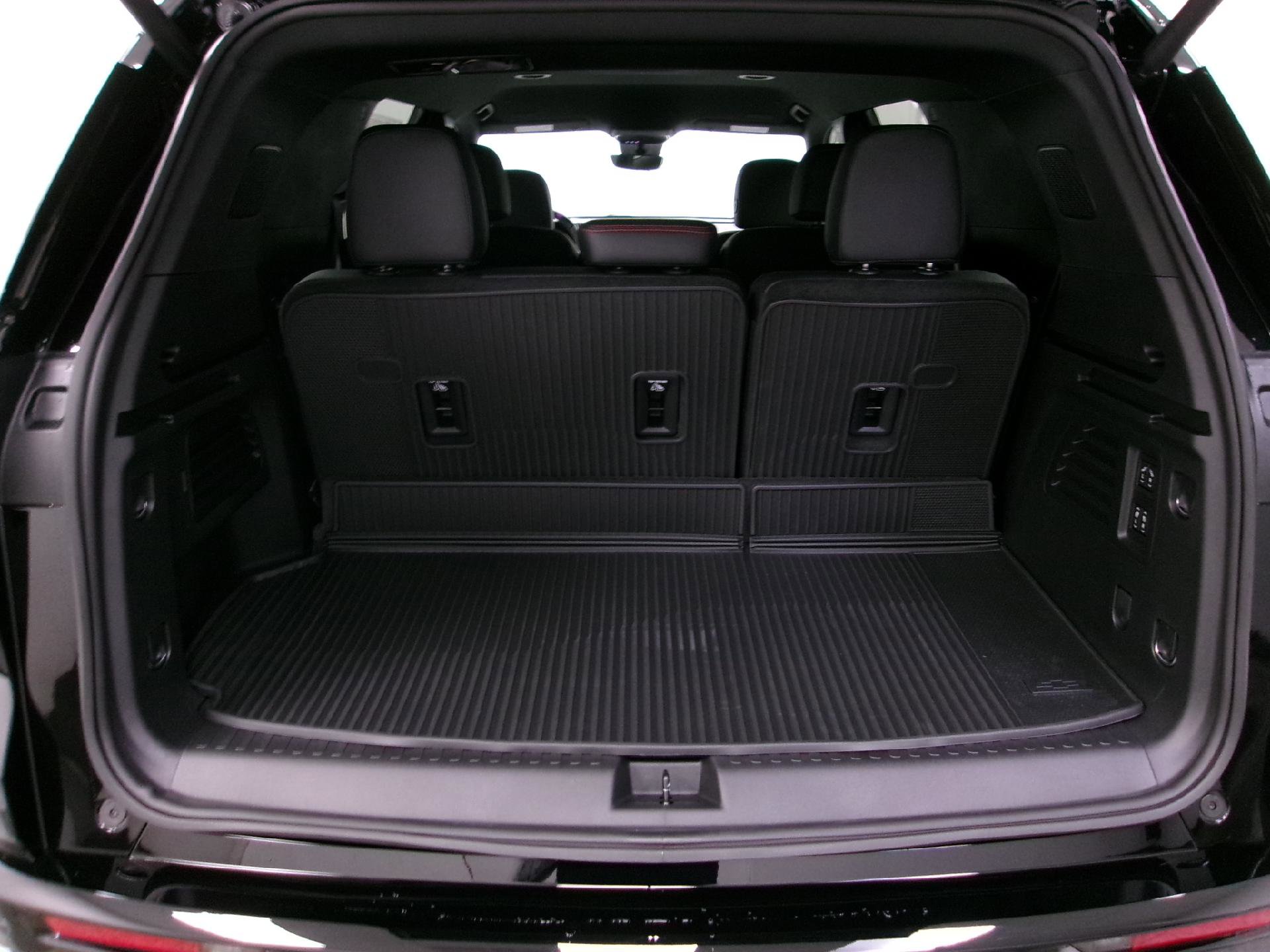 New 2026 Chevrolet Traverse RS w/ LPO, Floor Liner Package image 11