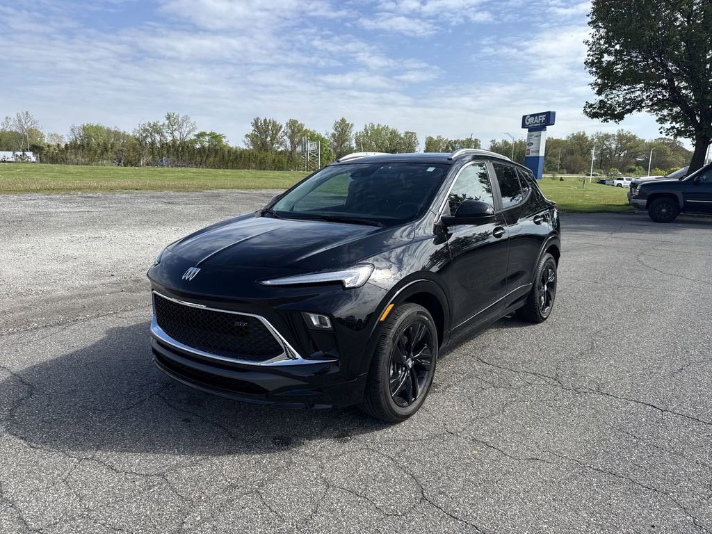 Used 2024 Buick Encore GX Sport Touring w/ Comfort Package FWD image 4