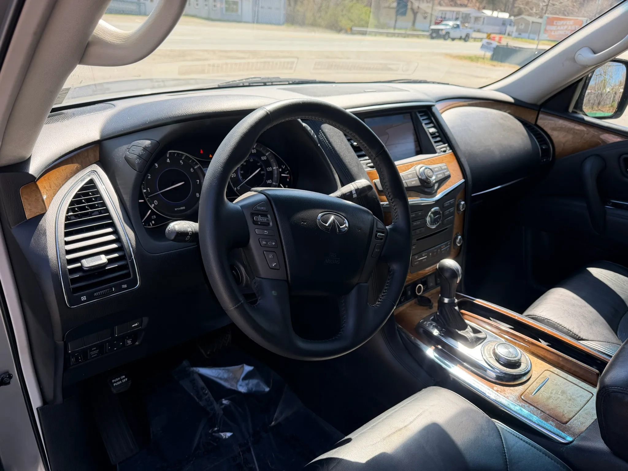 Used 2012 INFINITI QX56 4WD w/ Theater Pkg image 29