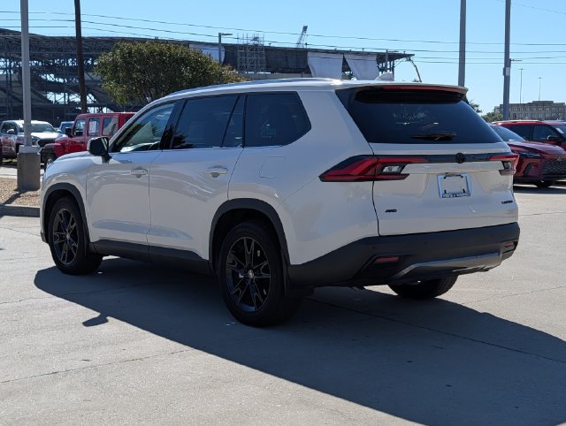 Certified 2024 Toyota Grand Highlander AWD image 9