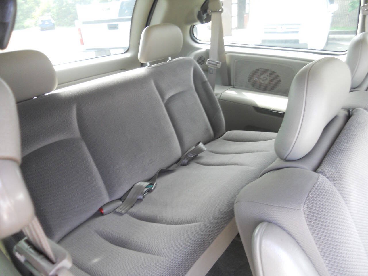 Used 2003 Dodge Grand Caravan SE FWD image 27