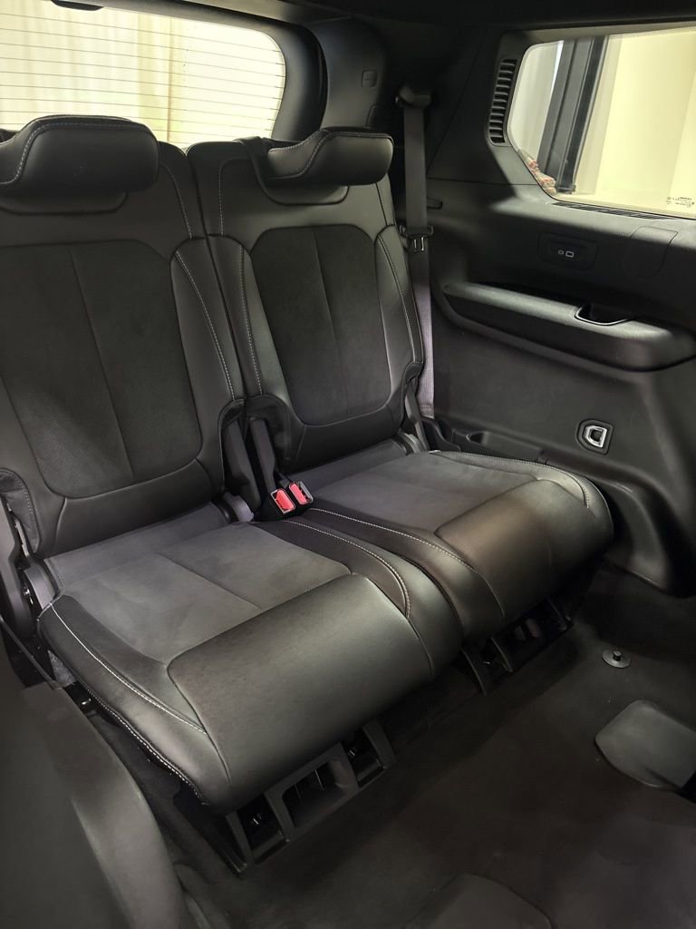 Used 2024 Jeep Grand Cherokee L Laredo image 33