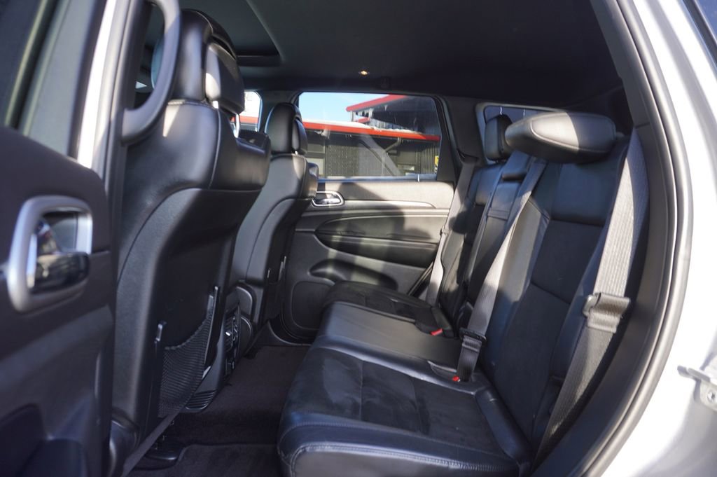 Used 2017 Jeep Grand Cherokee Altitude image 24