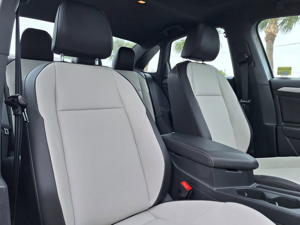 Used 2021 Volkswagen Jetta R-Line w/ R-Line Cold Weather Package image 25