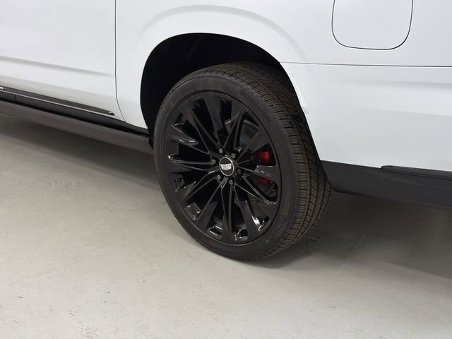 New 2026 Cadillac Escalade ESV Platinum Sport w/ LPO, ONYX Package image 17