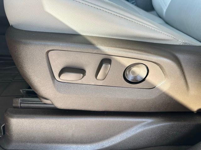 Used 2022 Chevrolet Tahoe LT w/ Luxury Package AWD/4WD image 32